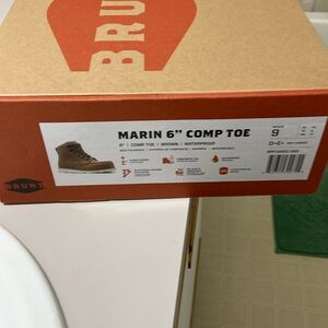 Brunt size 9 comp toe men's shoe. Never worn with box.
